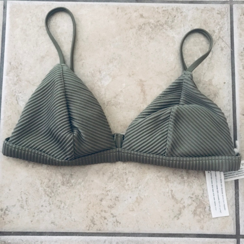 HOLLISTER GREEN TRIANGLE BIKINI TOP